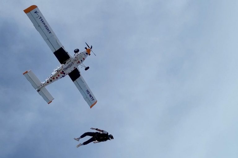 uspa-accelerated-freefall-learn-to-skydive-pattaya-thailand-04